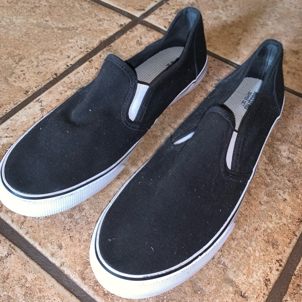 MOSSIMO SUPPLY CO. Slip On Sneakers